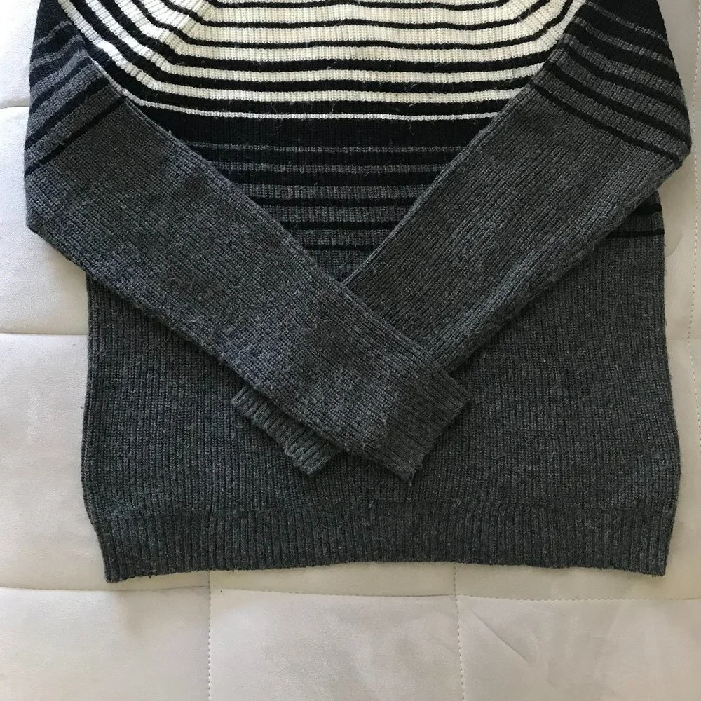 Gap Wool Sweater - Picture 3 of 5